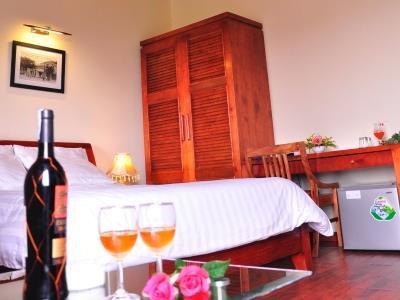 Green Hotel Near Lotte Center Hanoi Bagian luar foto