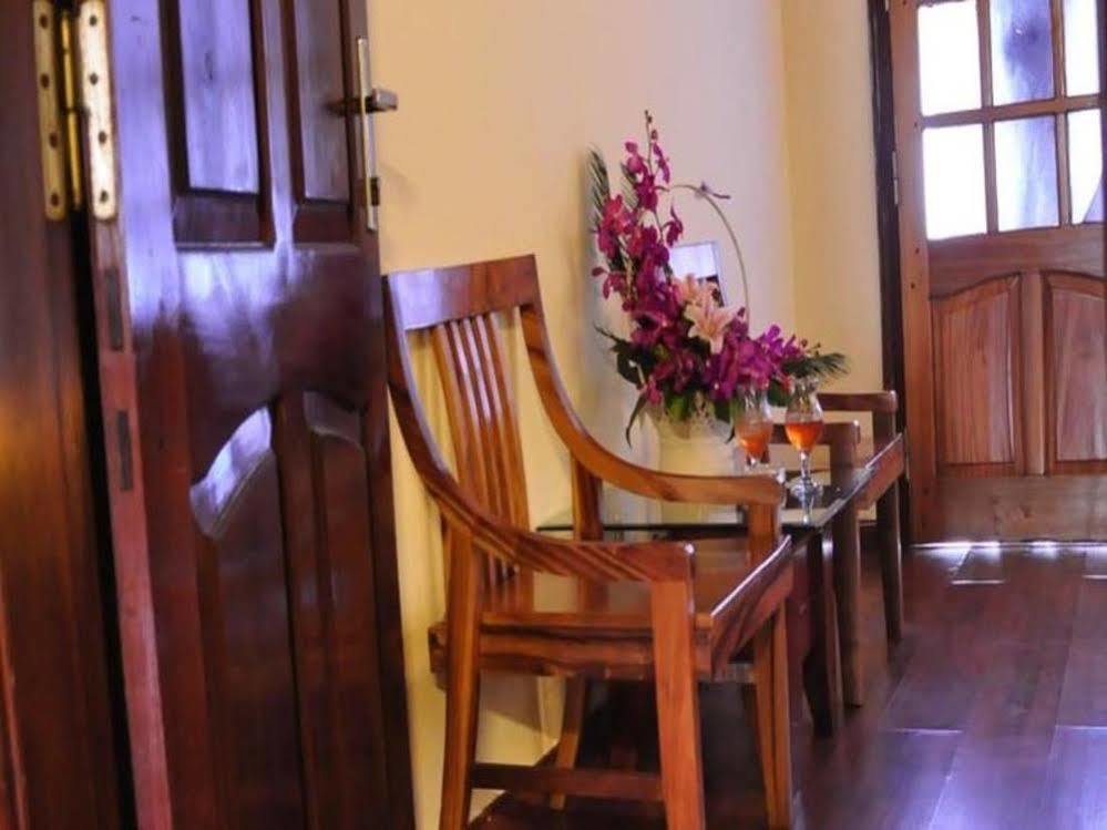 Green Hotel Near Lotte Center Hanoi Bagian luar foto