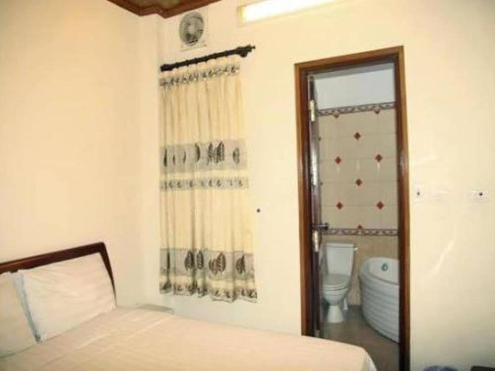 Green Hotel Near Lotte Center Hanoi Bagian luar foto