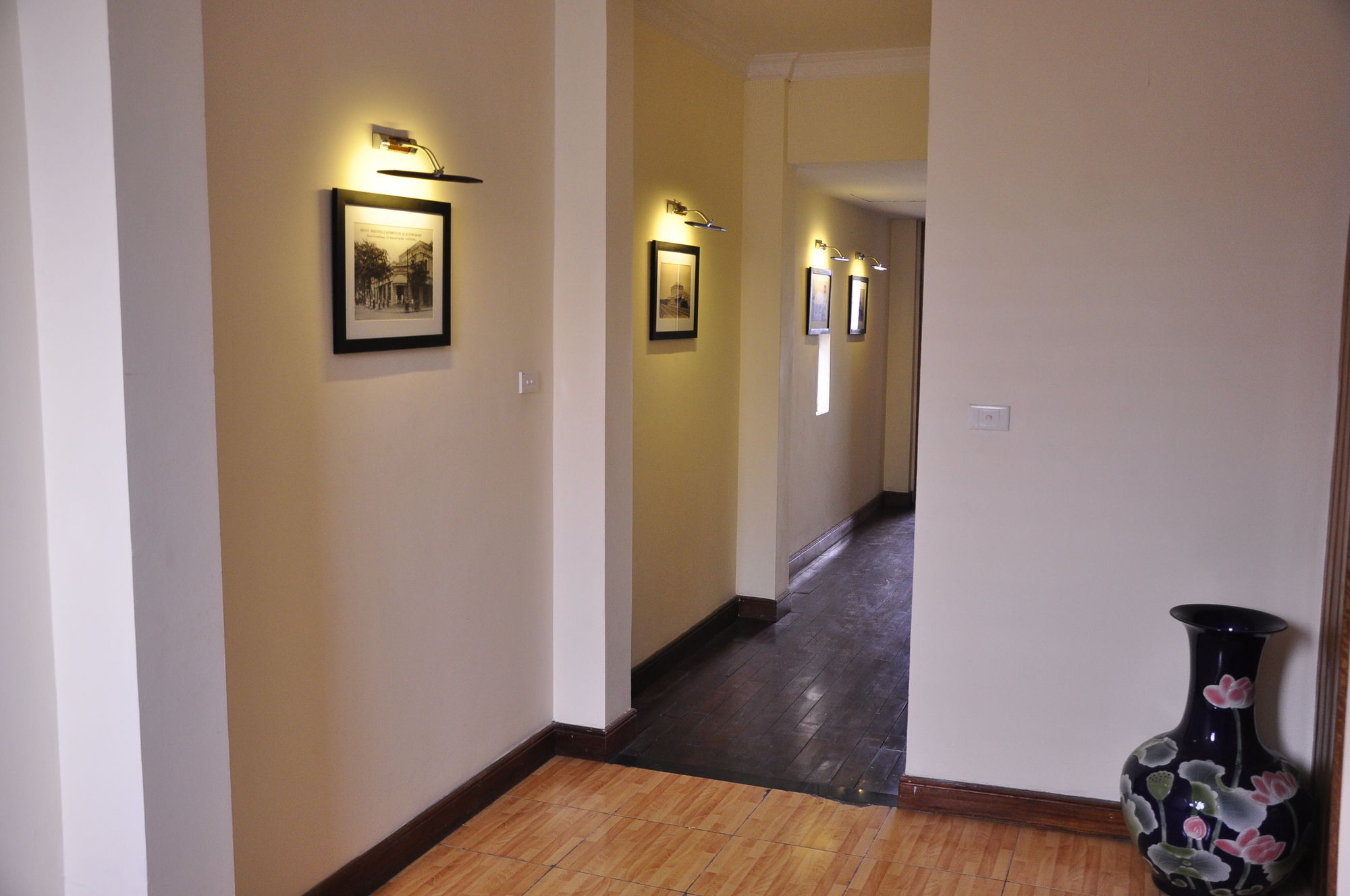 Green Hotel Near Lotte Center Hanoi Bagian luar foto